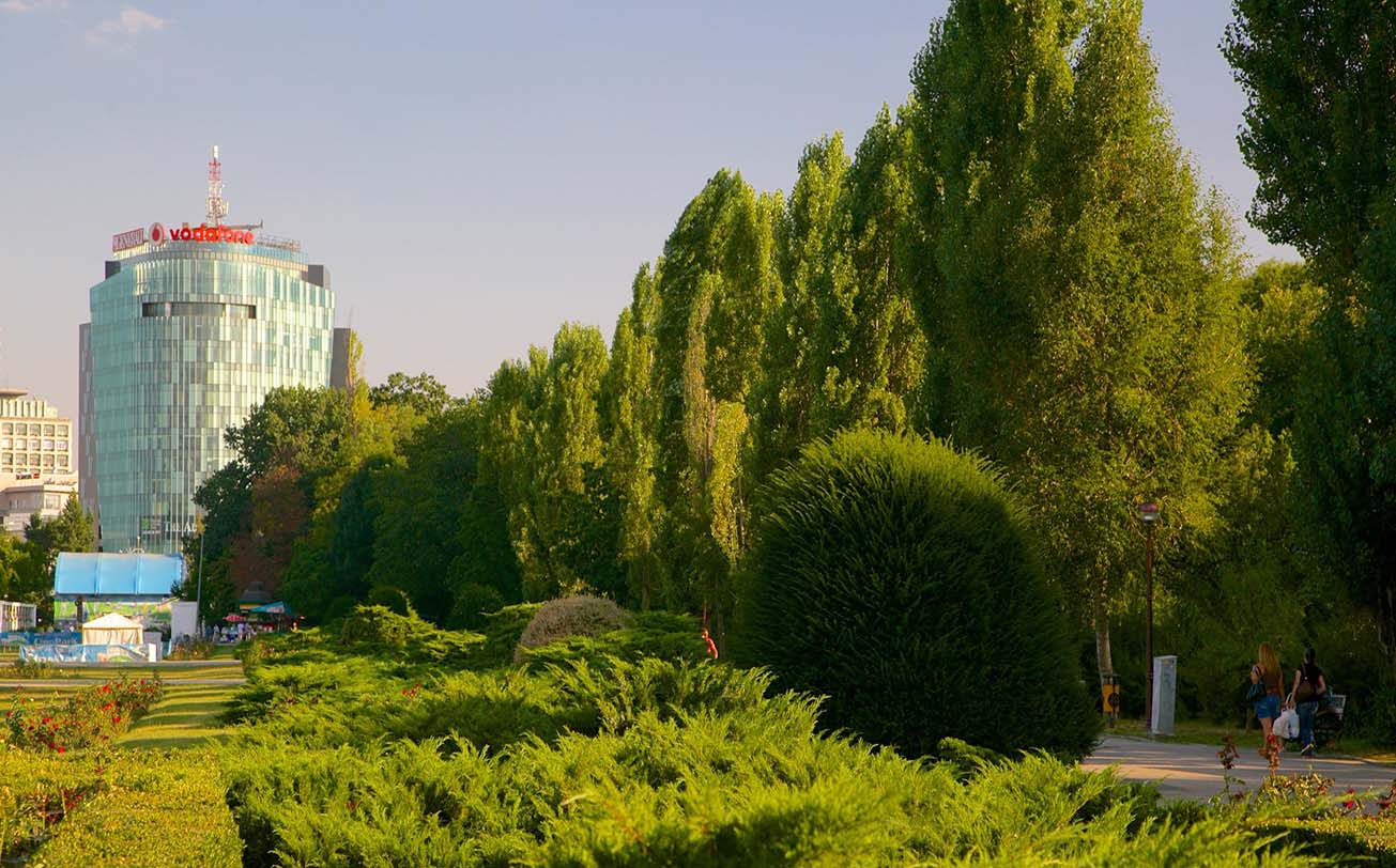 Europe’s Largest City Park: Herastrau Park in Romania