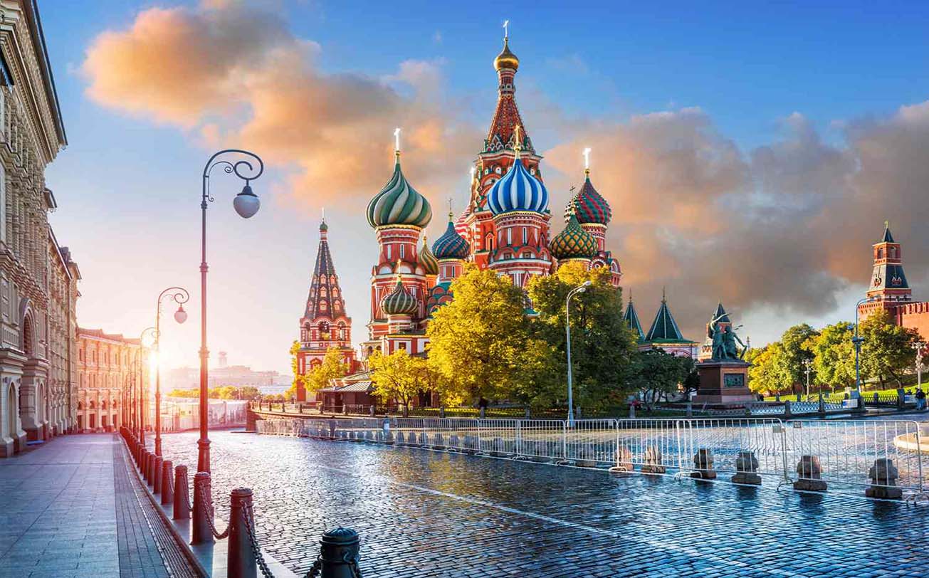 Planning Your Moscow Trip: Flight Choices and Booking Advice